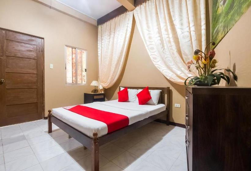 בית מלון כפרי Oyo 491 J & H Apartments