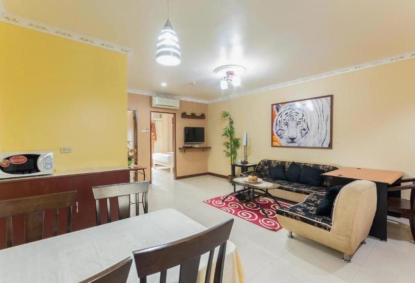 בית מלון כפרי Oyo 491 J & H Apartments