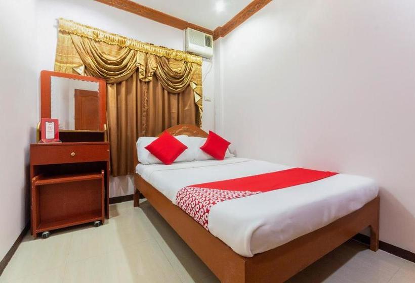 בית מלון כפרי Oyo 491 J & H Apartments