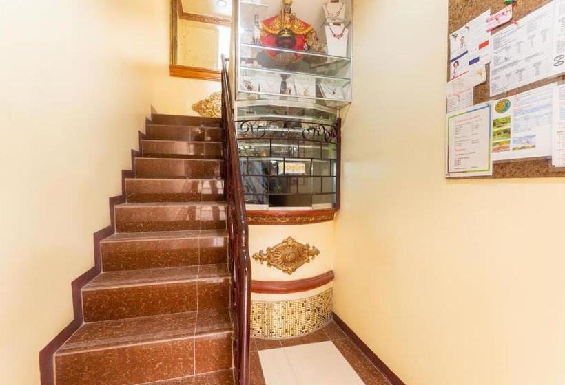 בית מלון כפרי Oyo 491 J & H Apartments