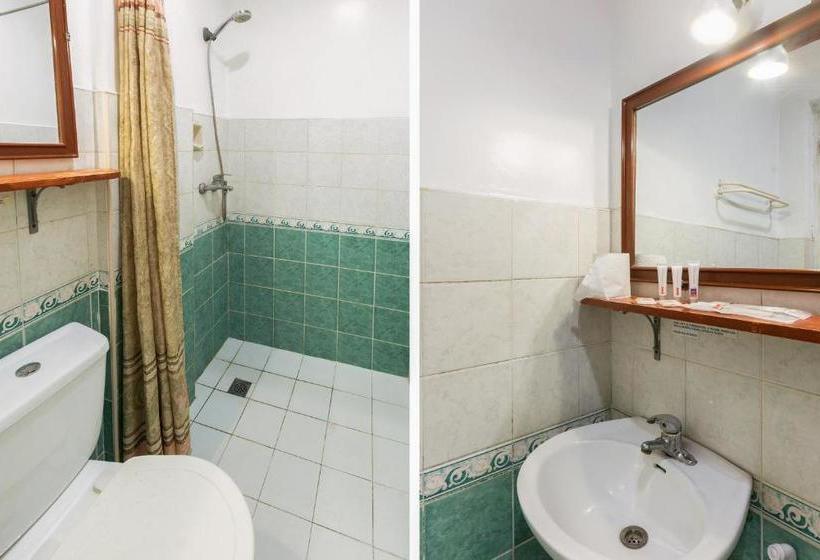 בית מלון כפרי Oyo 491 J & H Apartments