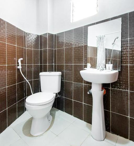 בית מלון כפרי Oyo 491 J & H Apartments