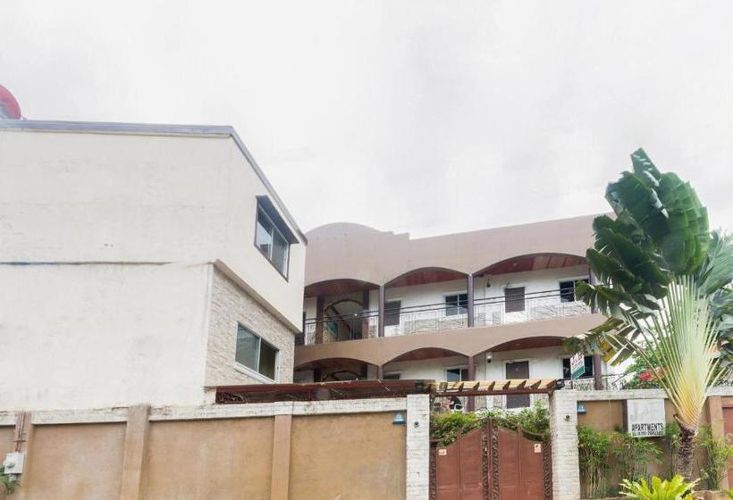 בית מלון כפרי Oyo 491 J & H Apartments