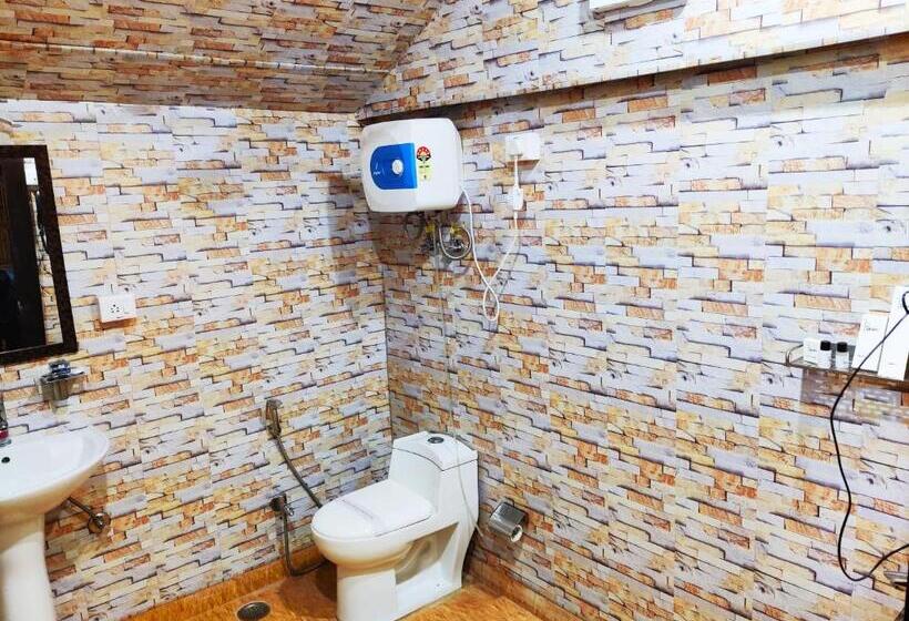 בית מלון כפרי Bamboo Castle