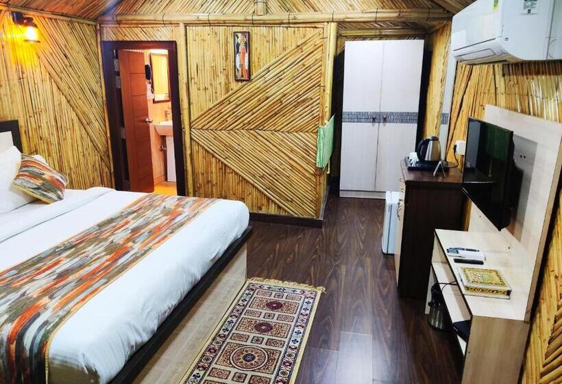 בית מלון כפרי Bamboo Castle