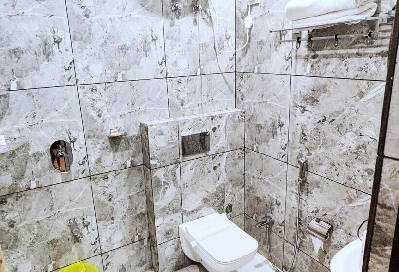 בית מלון כפרי Bamboo Castle