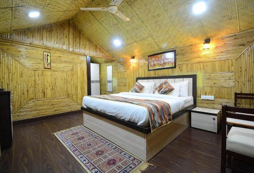 בית מלון כפרי Bamboo Castle