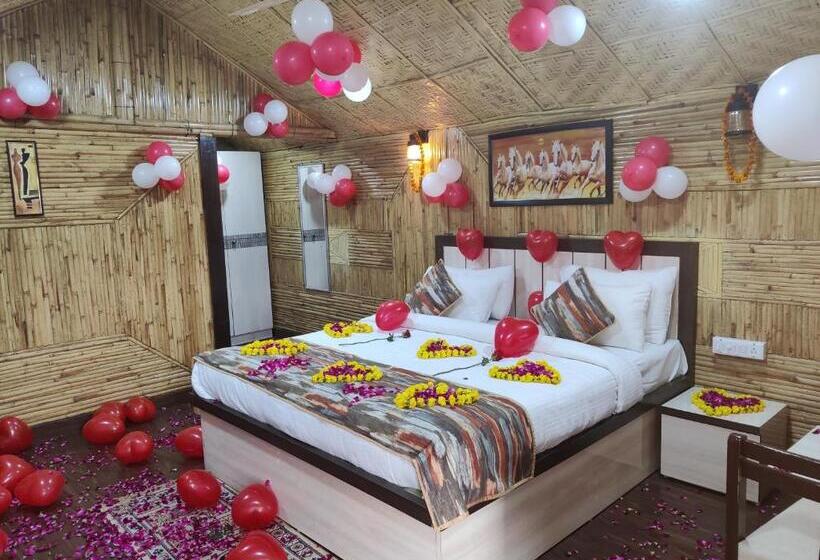 בית מלון כפרי Bamboo Castle