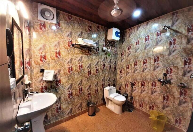 בית מלון כפרי Bamboo Castle