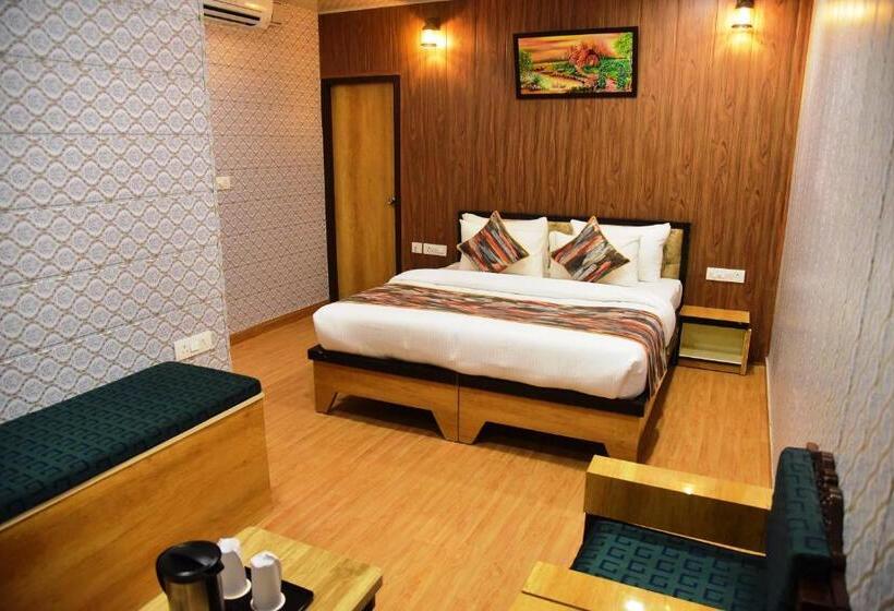 בית מלון כפרי Bamboo Castle