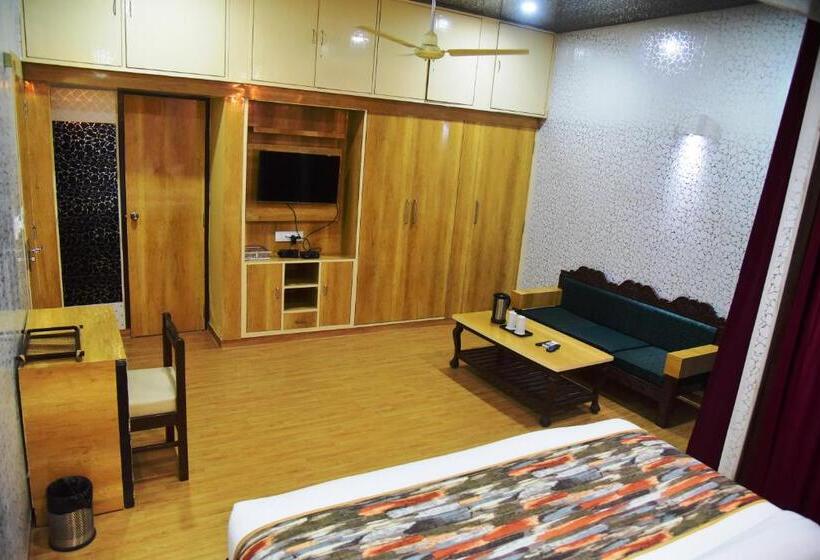 בית מלון כפרי Bamboo Castle