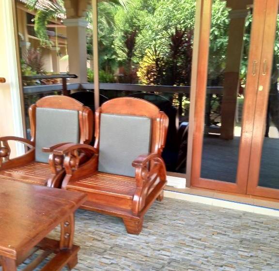 Resort Happy Lagoon Bungalow