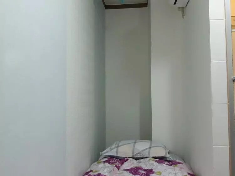هاستل Ivy House