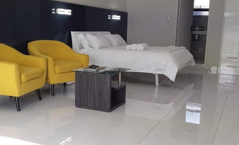 膳宿费 Louisville Lodge Midrand