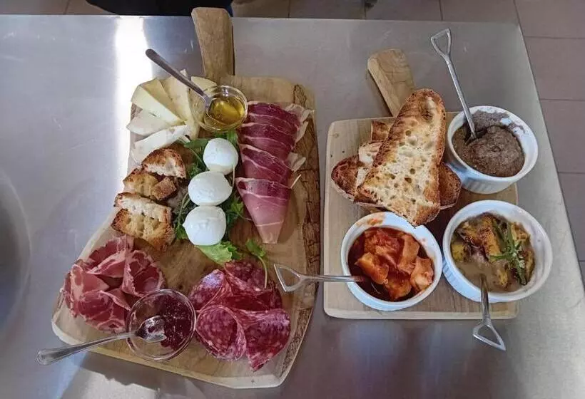 Lomakeskus Agriturismo Podere Farnesiana