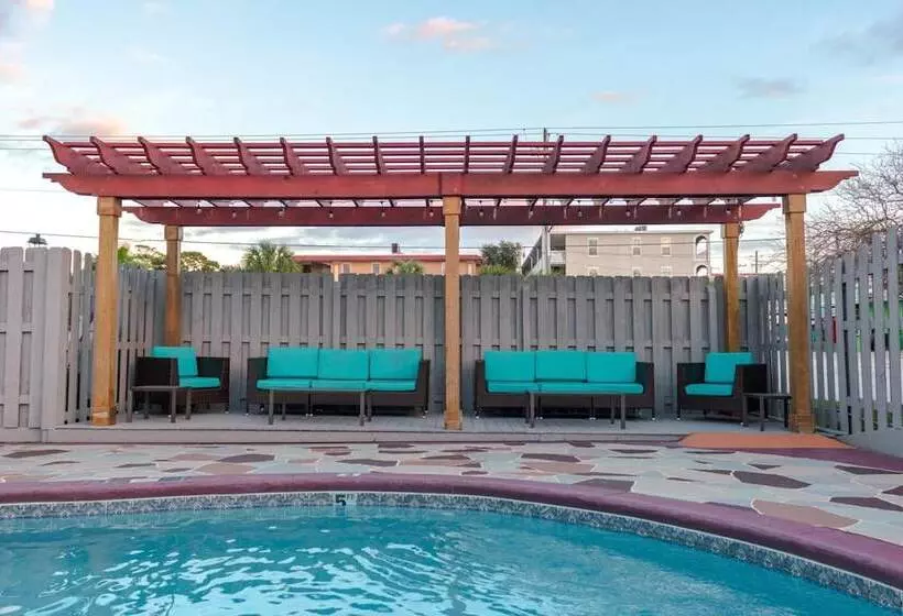 בית מלון כפרי Admiral's Inn On Tybee Island