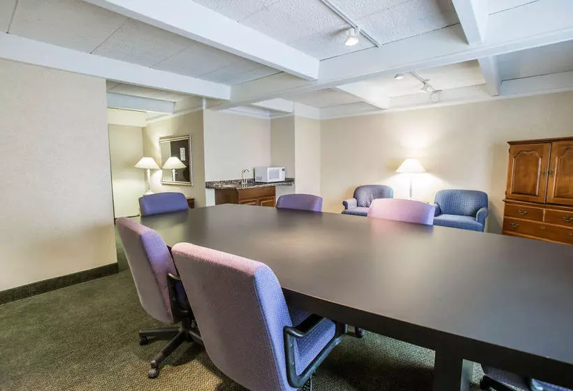 Отель Rodeway Inn