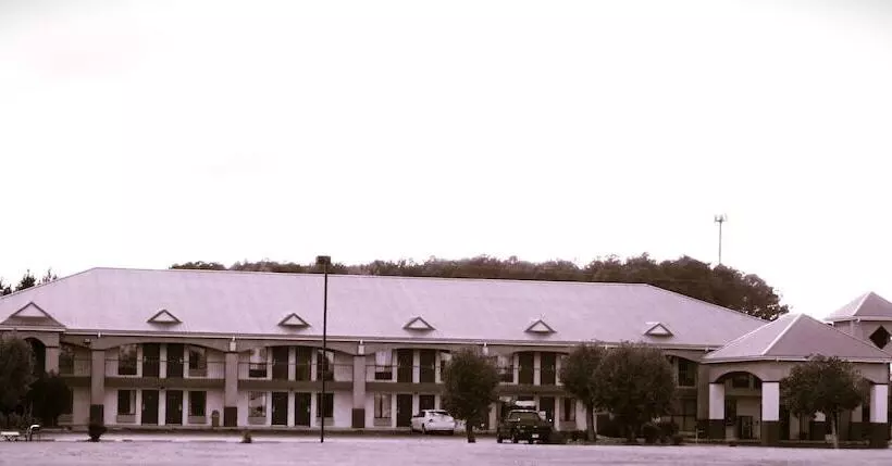 בית מלון כפרי Florence Inn And Suites