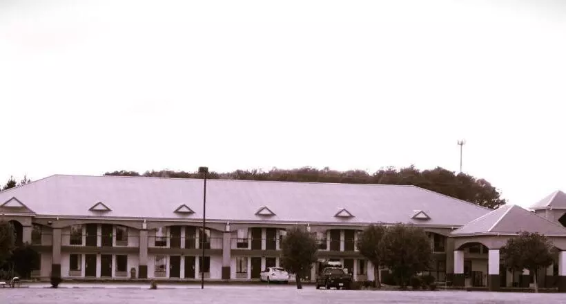 בית מלון כפרי Florence Inn And Suites