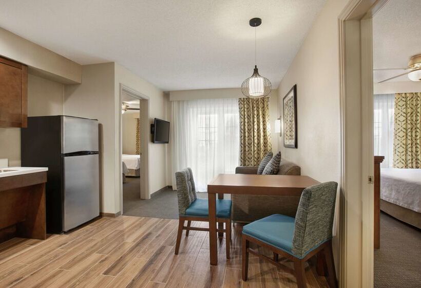 ホテル Homewood Suites By Hilton Kansas Cityairport