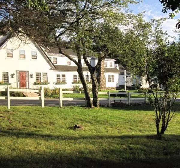 בית מלון כפרי Horse & Hound Inn