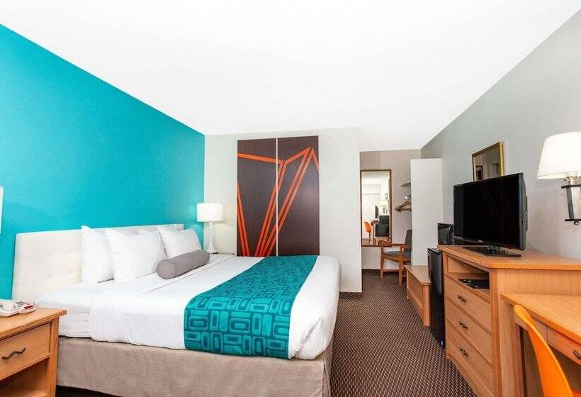 هتل Howard Johnson By Wyndham Colorado Springs