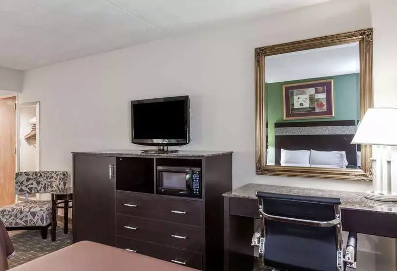 ホテル Howard Johnson  By Wyndham Newark Airport