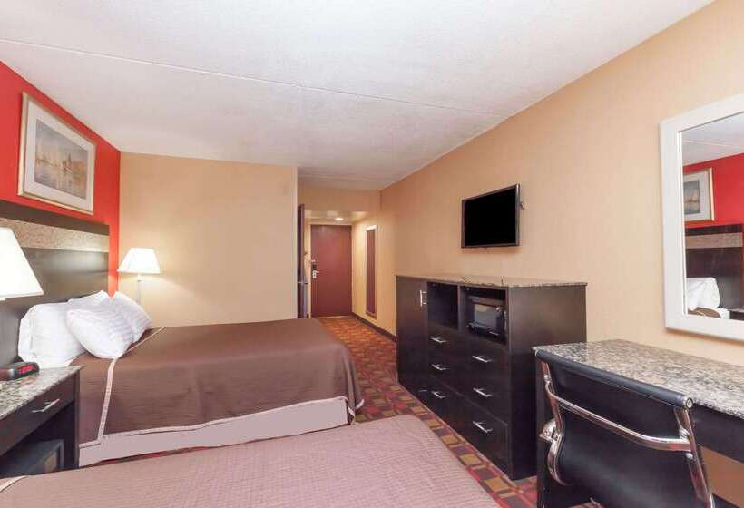 Hotel Howard Johnson By Wyndham Newark Airport