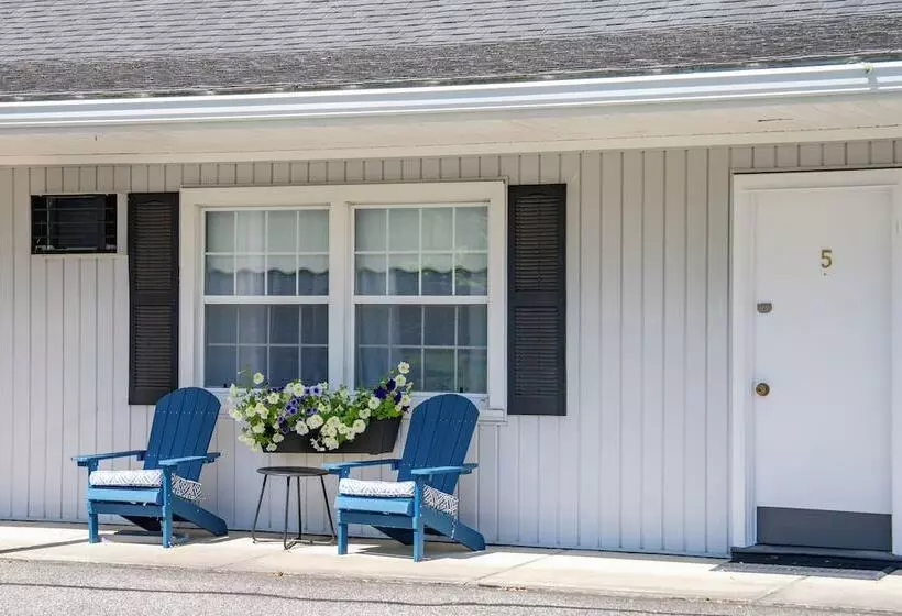 בית מלון כפרי Iron Masters   Inn On Main