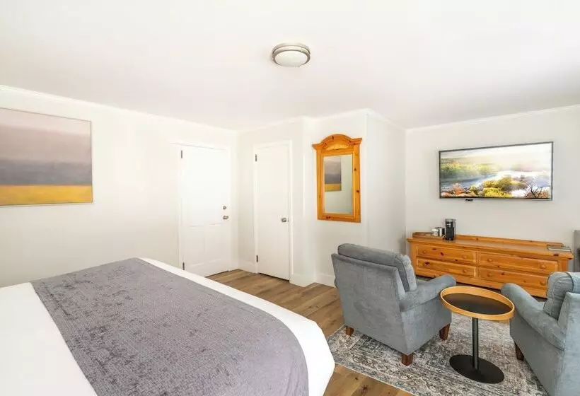 בית מלון כפרי Iron Masters   Inn On Main