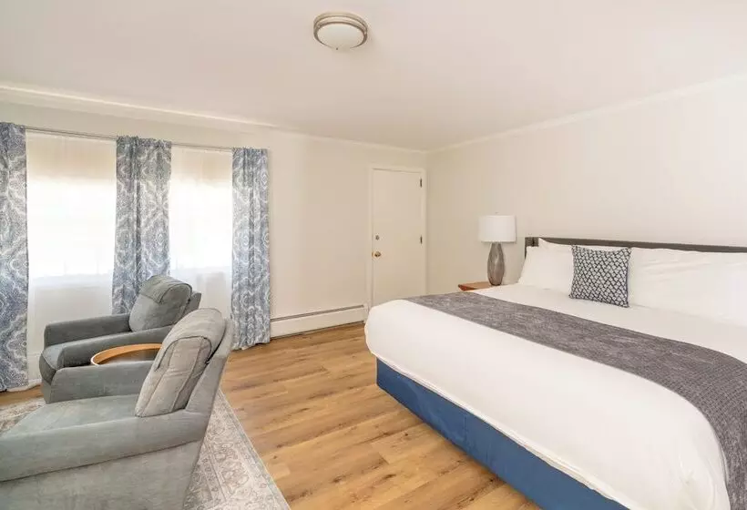 בית מלון כפרי Iron Masters   Inn On Main