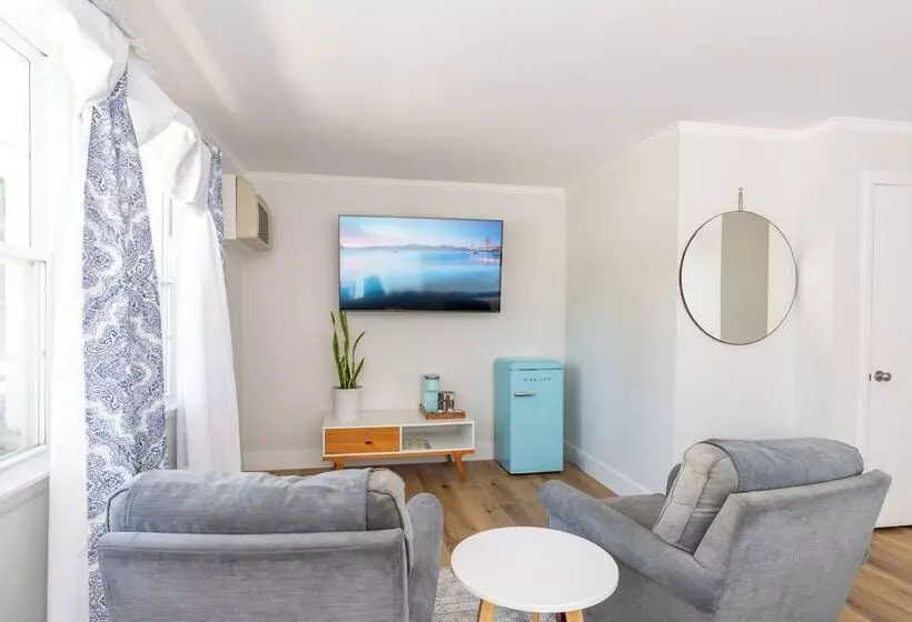 בית מלון כפרי Iron Masters   Inn On Main