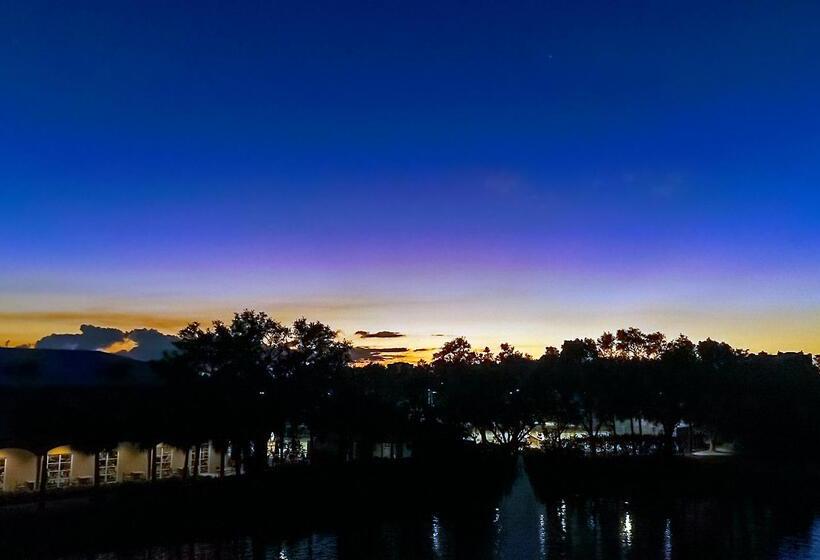 فندق Inn At Pelican Bay