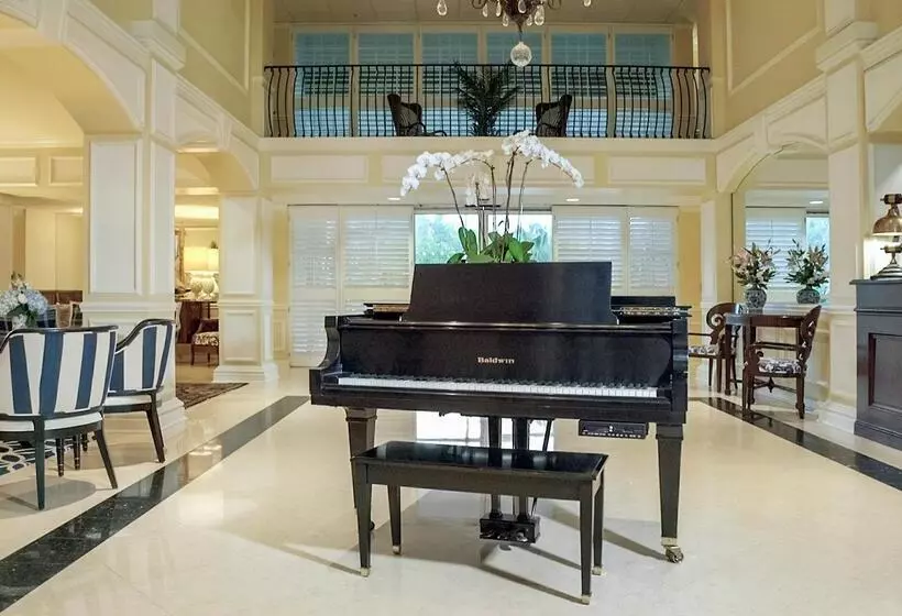 هتل Inn At Pelican Bay