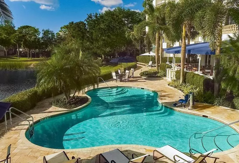 هتل Inn At Pelican Bay