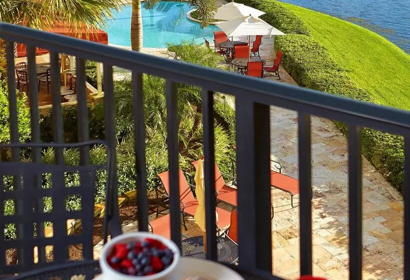 هتل Inn At Pelican Bay