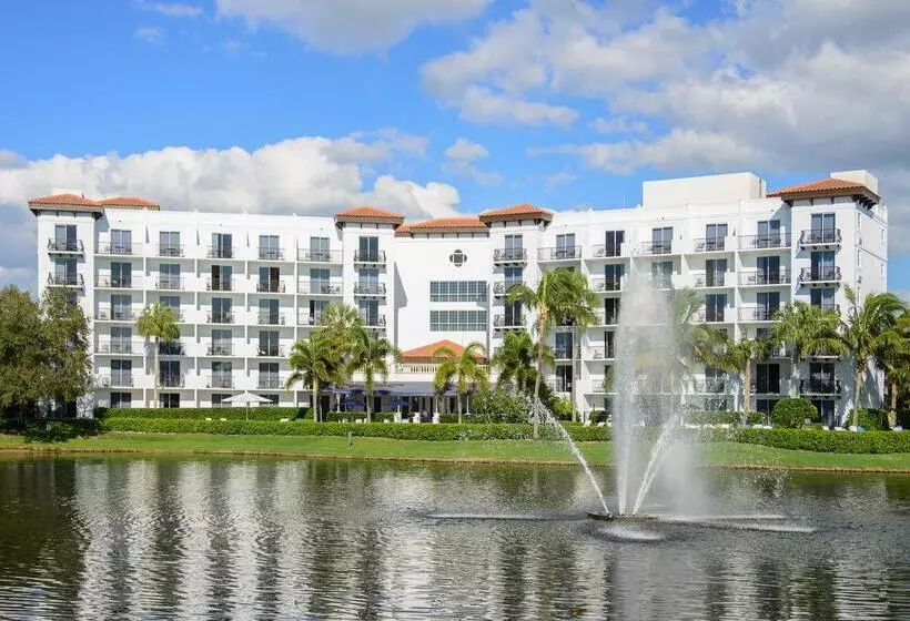 هتل Inn At Pelican Bay