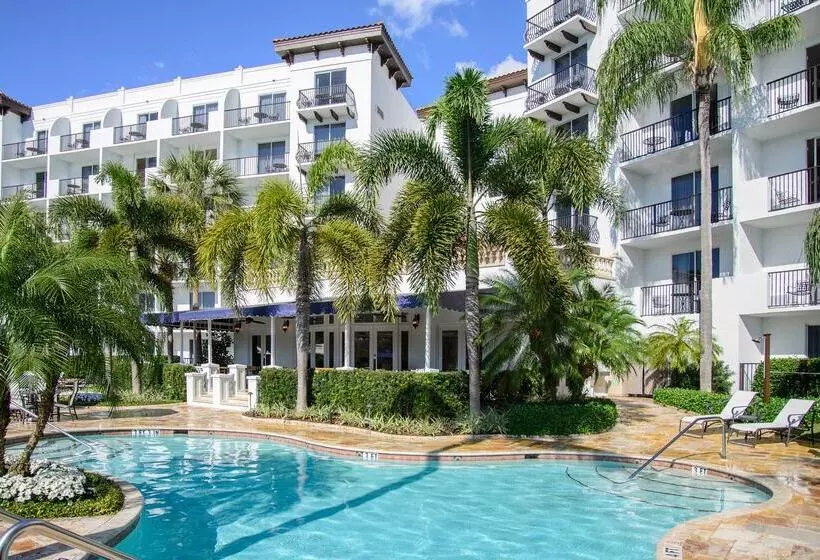 هتل Inn At Pelican Bay