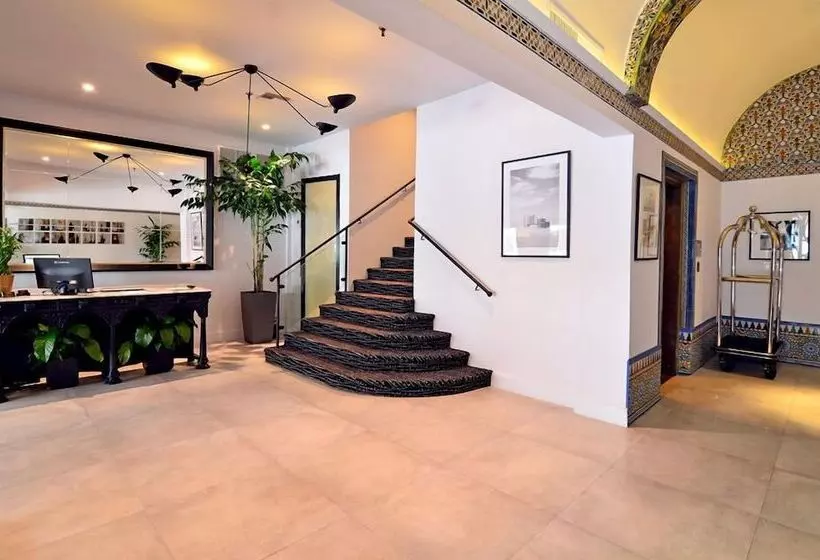 ホテル St. Michel