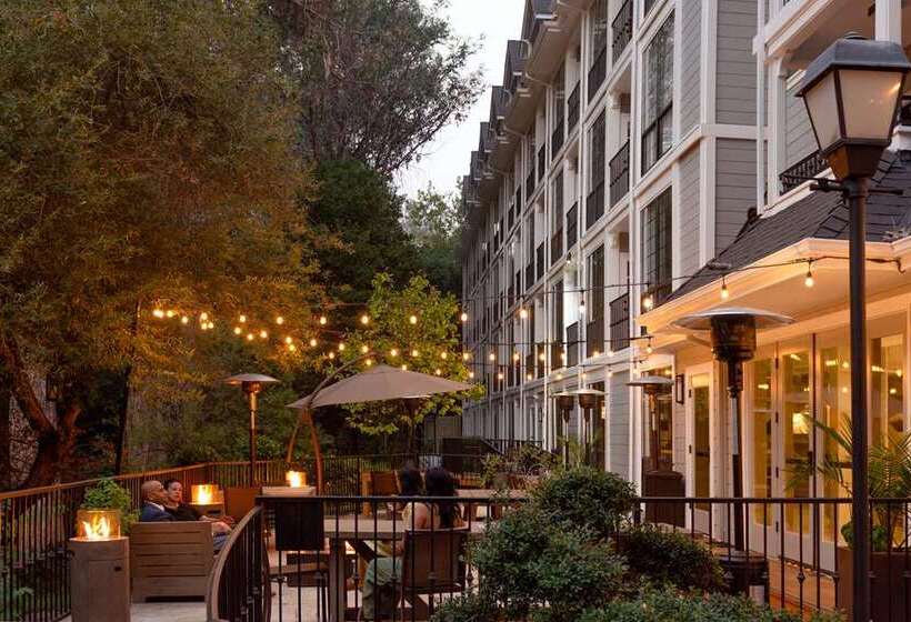 فندق The Inn At Saratoga, Tapestry Collection By Hilton