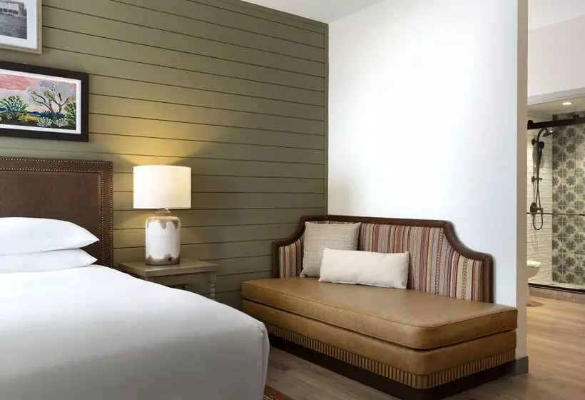 Hyatt Regency Hill Country Resort & Spa