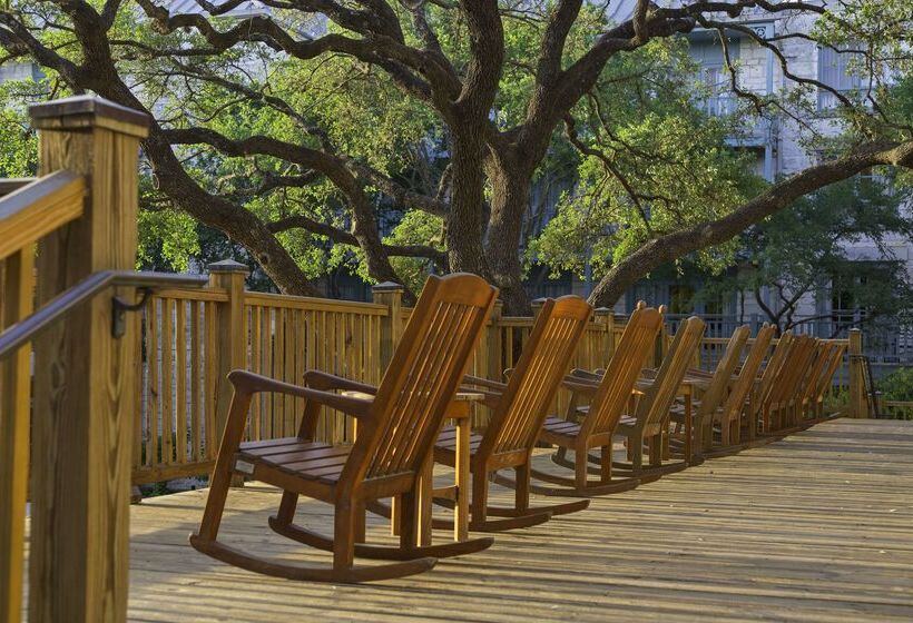 Hyatt Regency Hill Country Resort & Spa