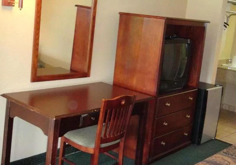 فندق على الطريق Relax Inn Charlotte