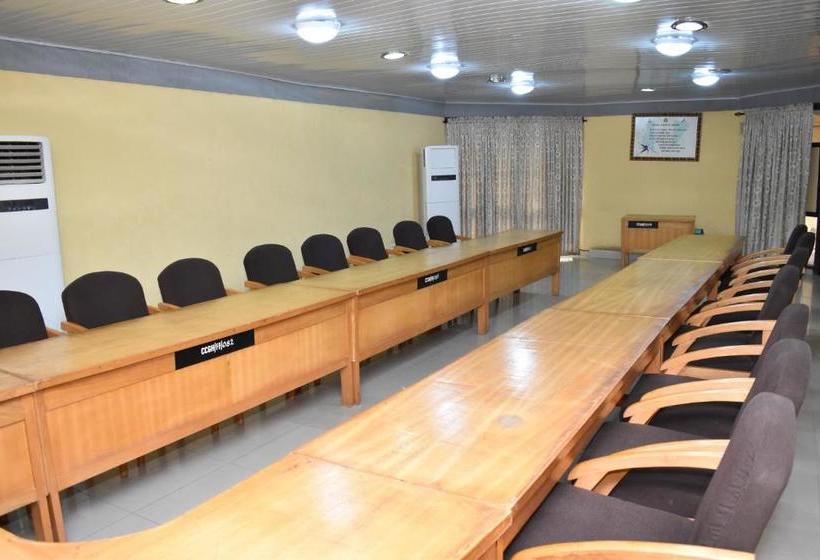 هتل Oau Conference Centre & Guest Houses Ltd