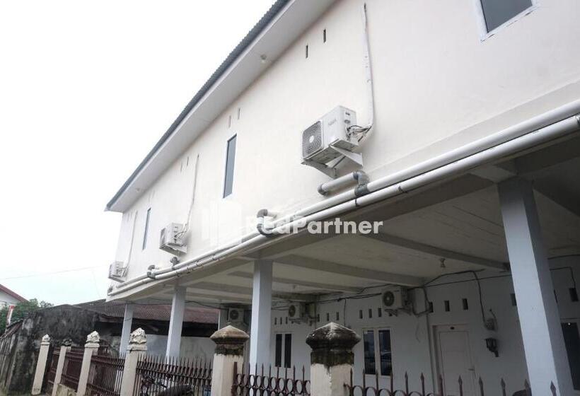 호텔 Tassa Homestay Syariah Mitra Reddoorz