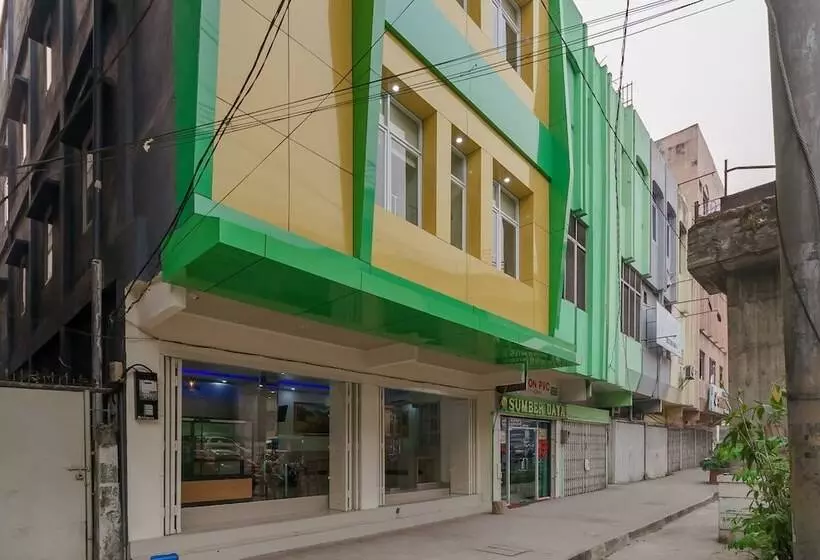 ペンション Reddoorz Plus Near Rs Rk Charitas 2 Palembang