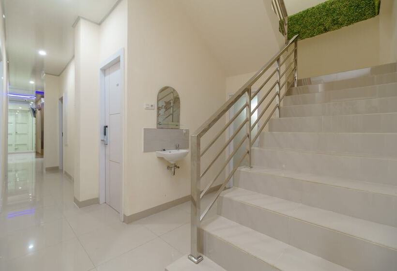 Pensió Reddoorz Plus Near Rs Rk Charitas 2 Palembang