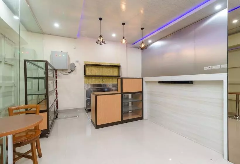 ペンション Reddoorz Plus Near Rs Rk Charitas 2 Palembang