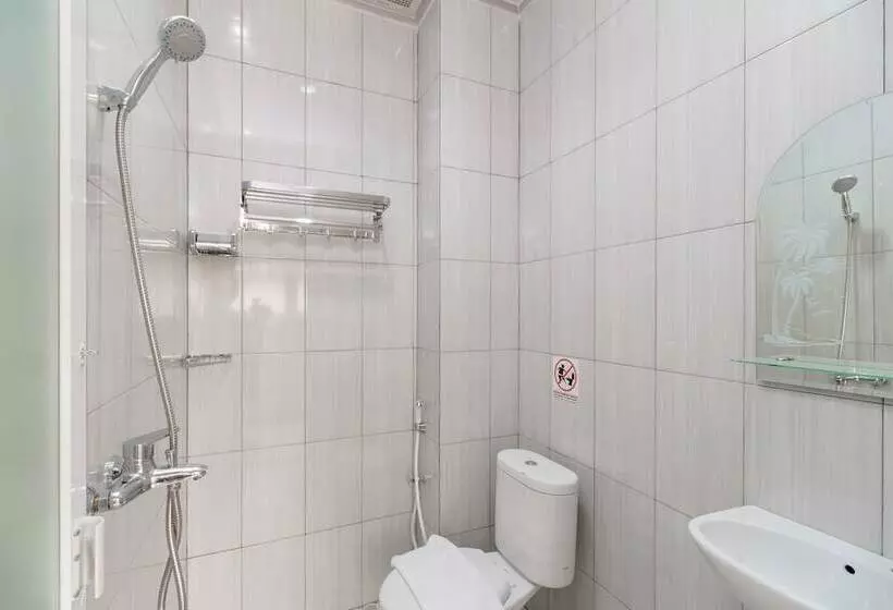 ペンション Reddoorz Plus Near Rs Rk Charitas 2 Palembang