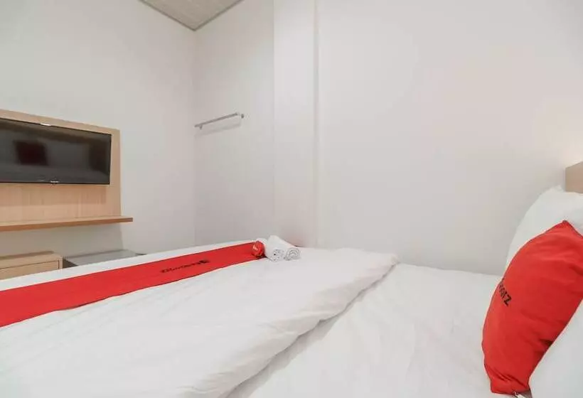ペンション Reddoorz Plus Near Rs Rk Charitas 2 Palembang